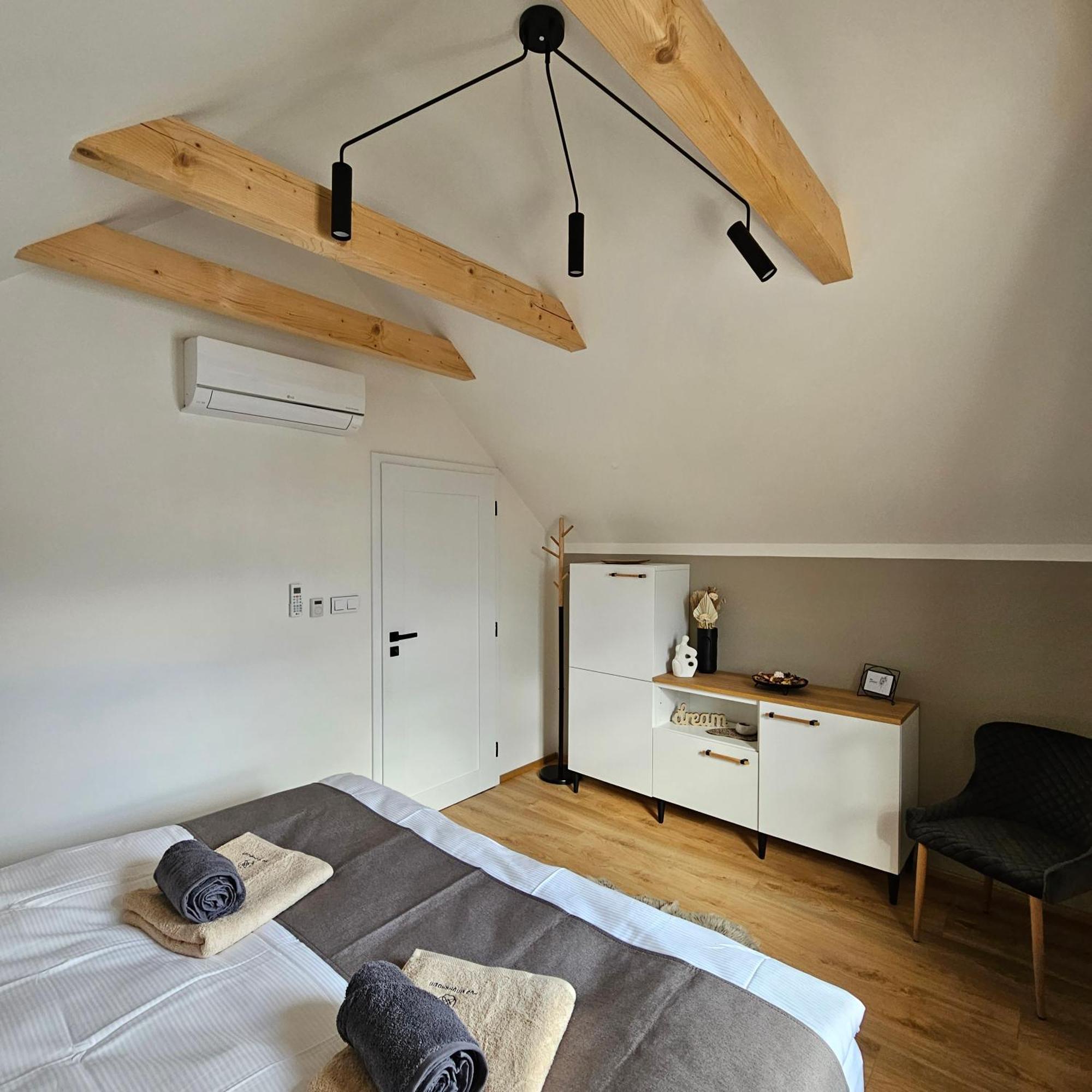 Pod Vinohradem - Apartmany & Vinne Sklepy Mutěnice Exterior foto